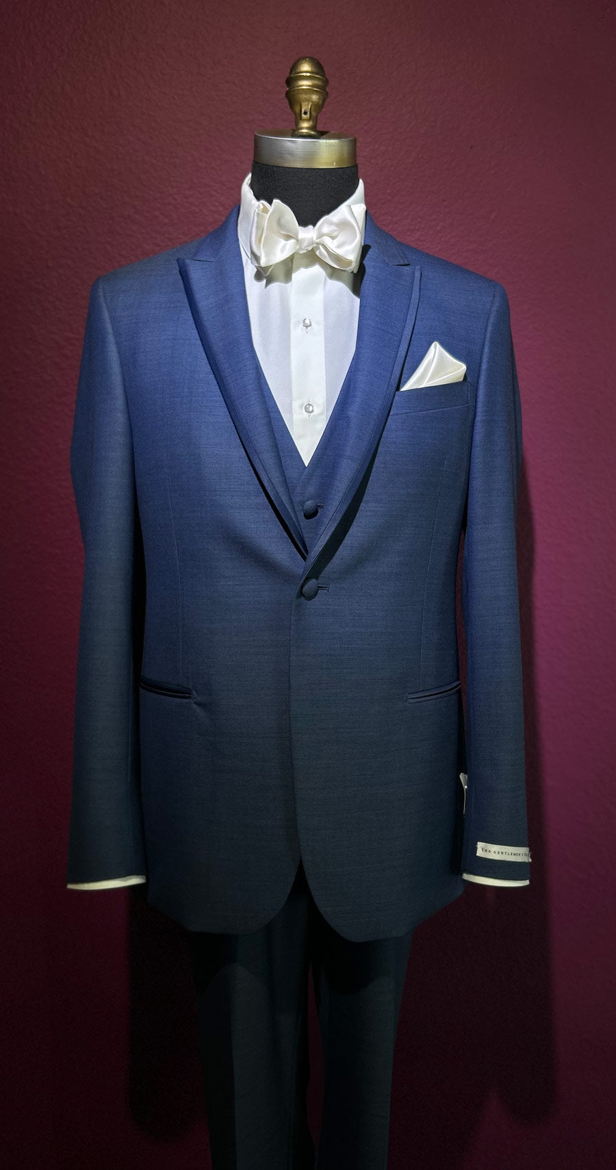 men’s blue tuxedo suit