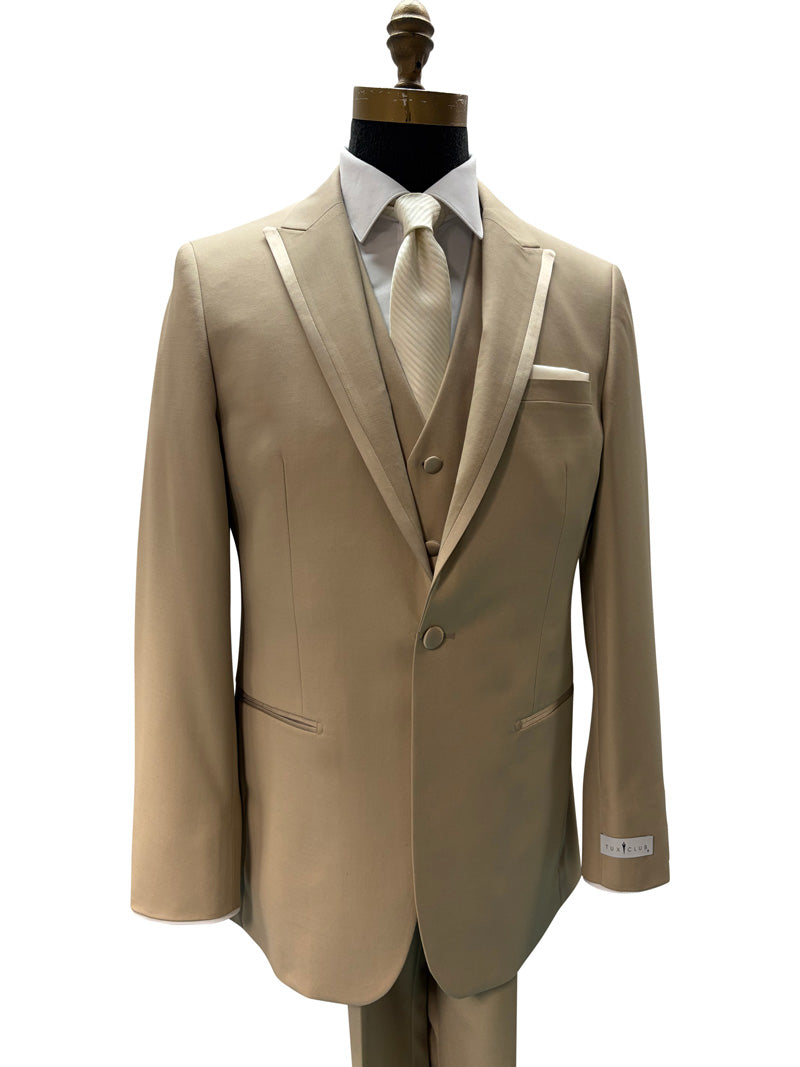 close-up front view Men's beige 3-piece tuxedo wearing an ivory necktie on a mannequin against a white background
